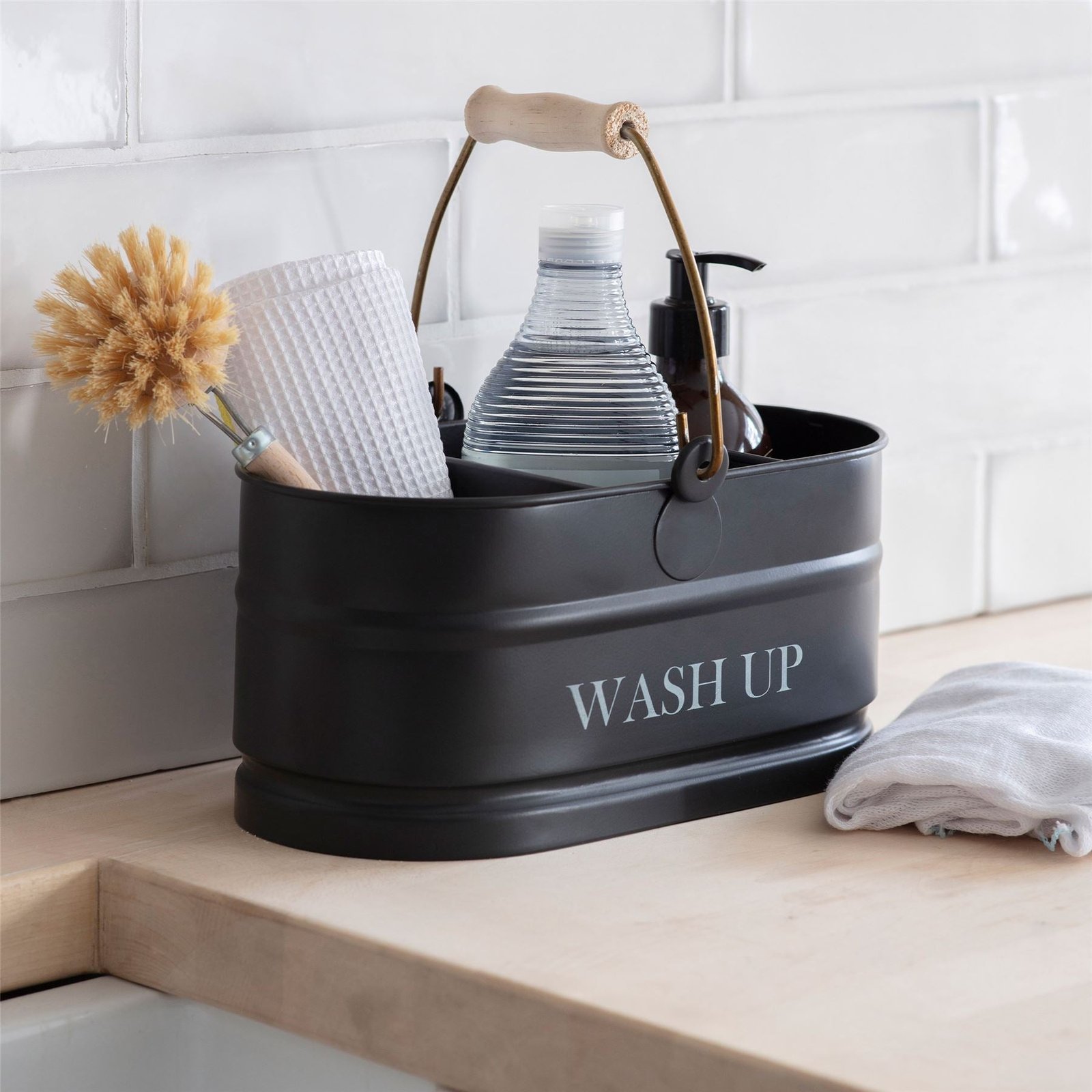207500ff-b9db-46bb-8eec-343425f59a78.jpg Utility Room Tidy