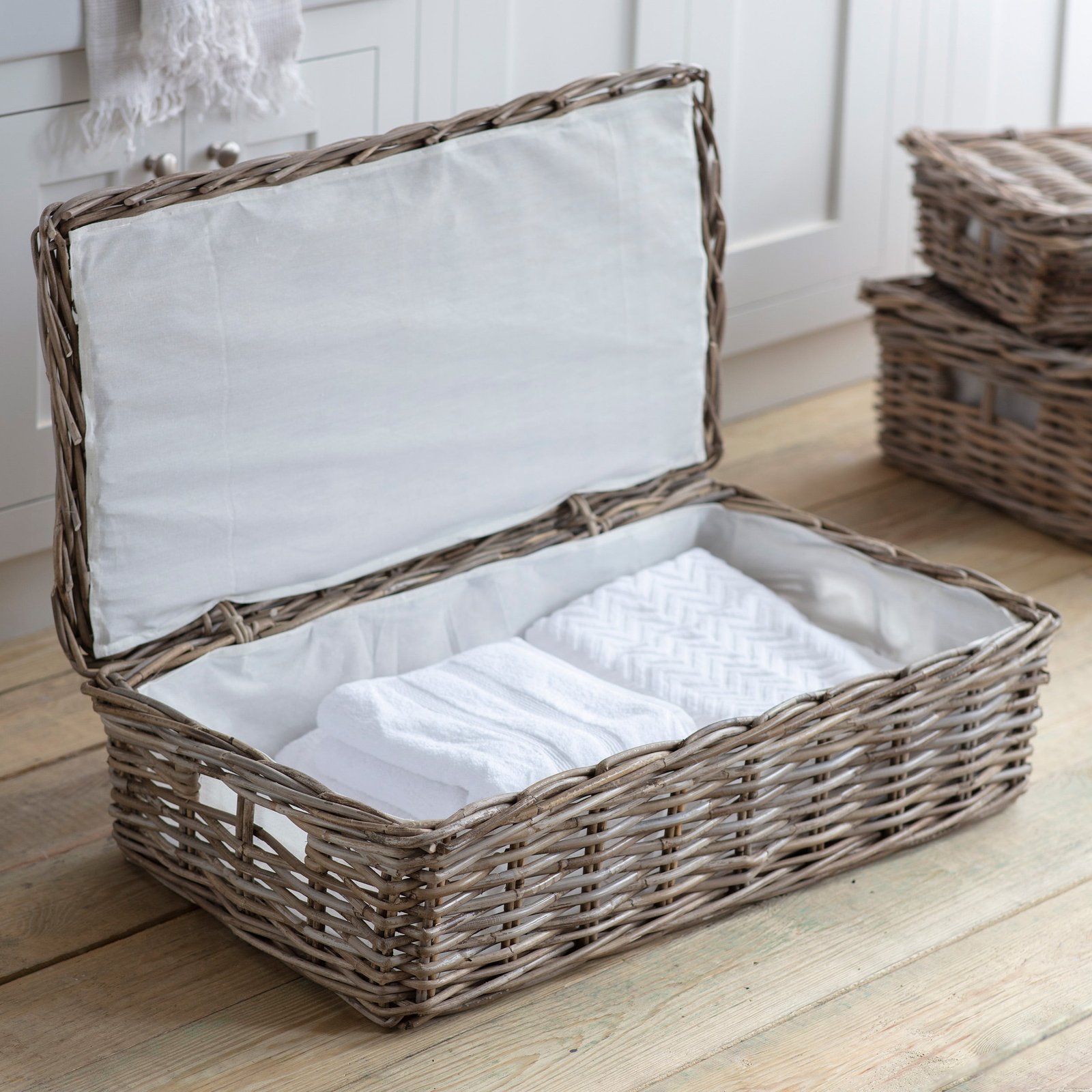 pic_10946_1_65e5f1eed9d06.jpg Wicker Underbed Storage- Bembridge - Image 3